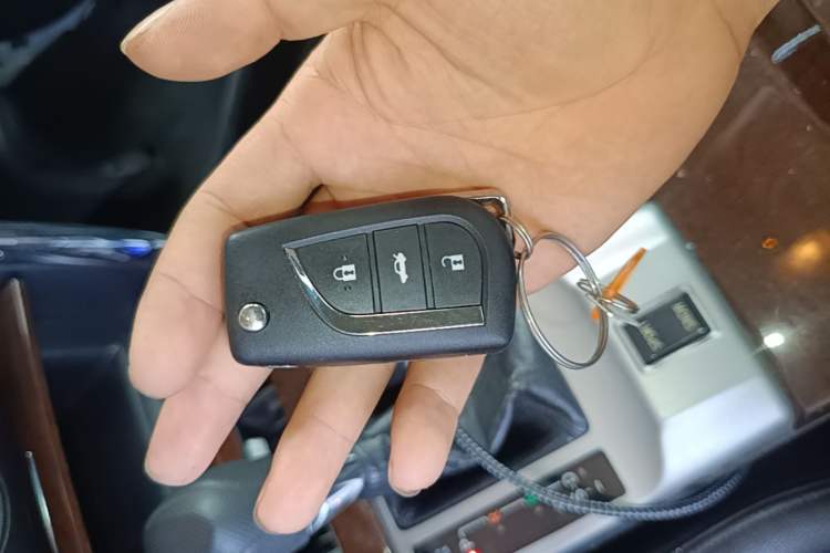 Used Toyota Reiz 2013 2.5S Elite Edition Vehicle Key