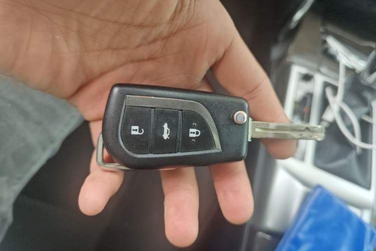 Used Toyota Reiz 2013 2.5S Elite Edition Vehicle Key