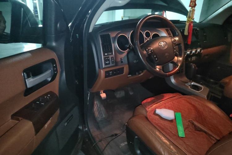 Used Toyota Sequoia 2010 5.7 Platinum Edition Driver Seat