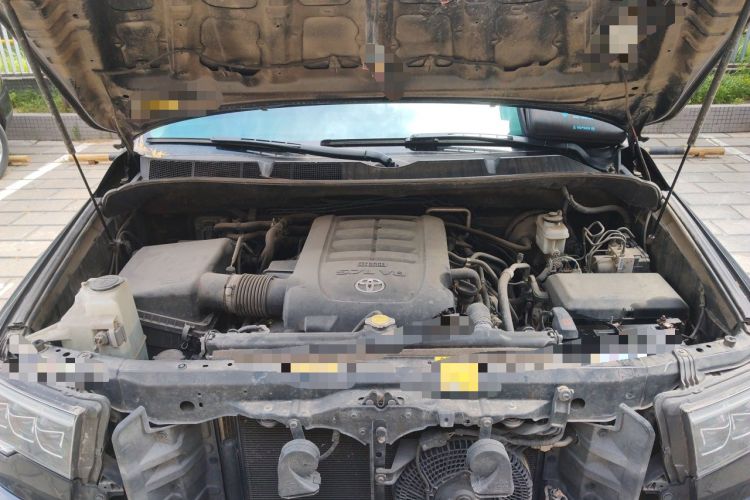 Used Toyota Sequoia 2010 5.7 Platinum Edition Engine Bay