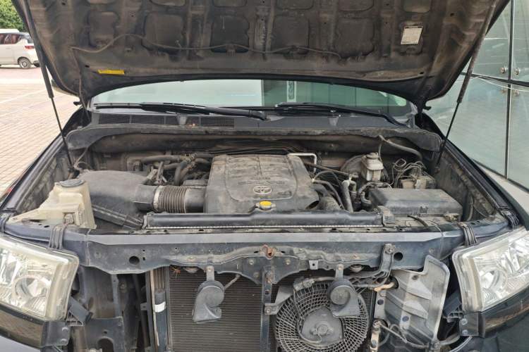 Used Toyota Sequoia 2010 5.7 Platinum Edition Engine Bay