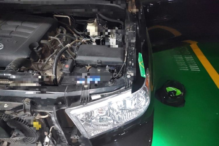 Used Toyota Sequoia 2010 5.7 Platinum Edition Engine Bay Left