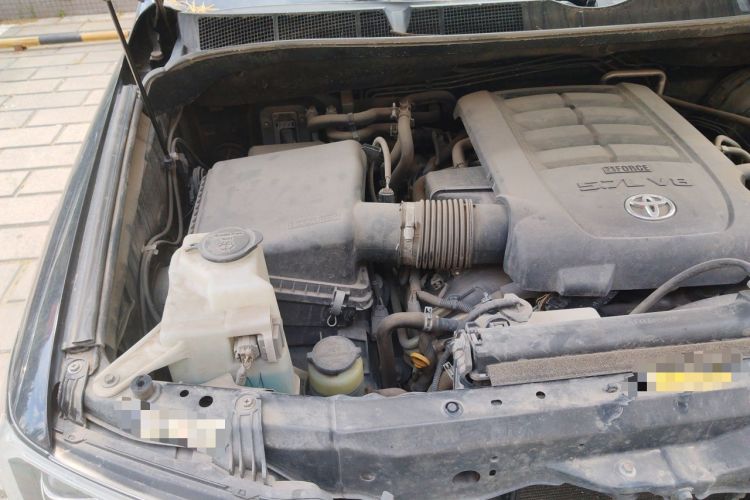 Used Toyota Sequoia 2010 5.7 Platinum Edition Engine Bay Right