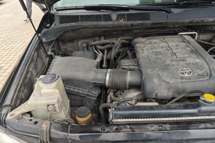 Used Toyota Sequoia 2010 5.7 Platinum Edition Engine Bay Right