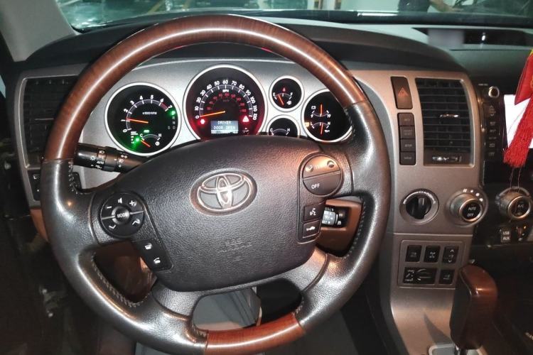 Used Toyota Sequoia 2010 5.7 Platinum Edition Steering Wheel