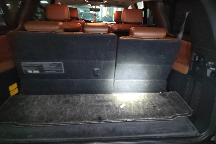 Used Toyota Sequoia 2010 5.7 Platinum Edition Trunk