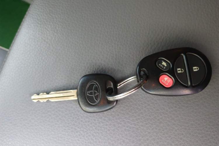 Used Toyota Sequoia 2010 5.7 Platinum Edition Vehicle Key