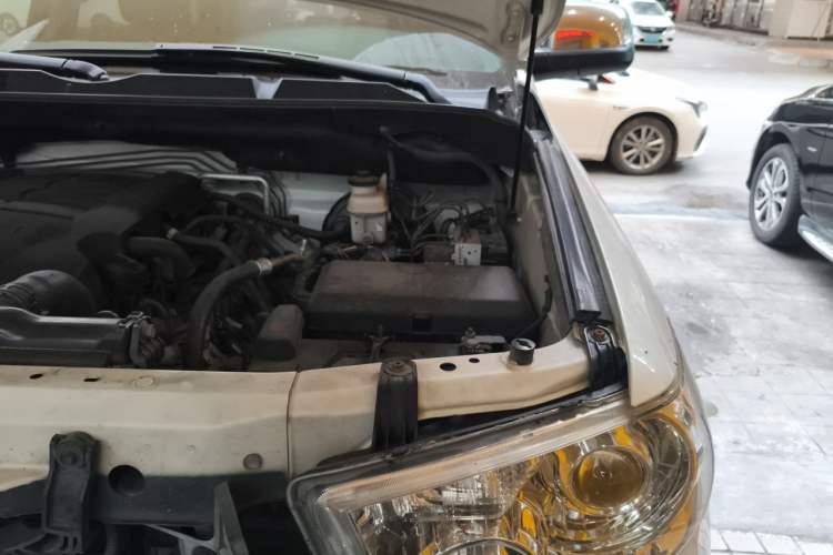 Used Toyota Sequoia 2010 5.7 Platinum Edition Engine Bay Left