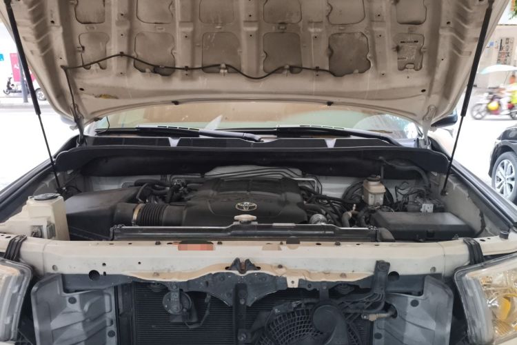 Used Toyota Sequoia 2010 5.7 Platinum Edition Engine Bay