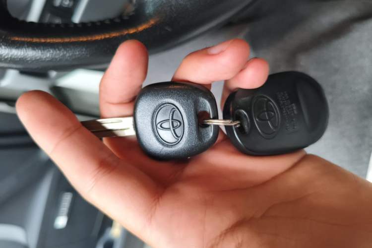 Used Toyota Sequoia 2010 5.7 Platinum Edition Vehicle Key