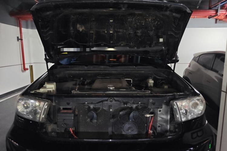 Used Toyota Sequoia  Engine Bay