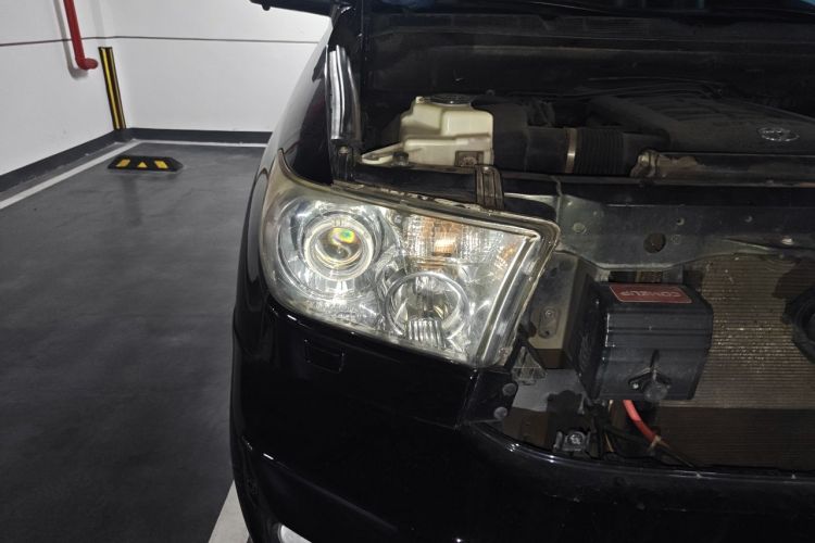 Used Toyota Sequoia  Right Front Headlight