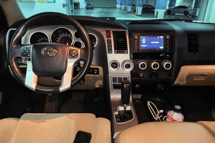 Used Toyota Sequoia  Center Console