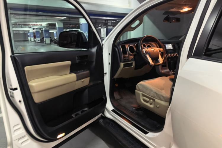 Used Toyota Sequoia  Driver Seat