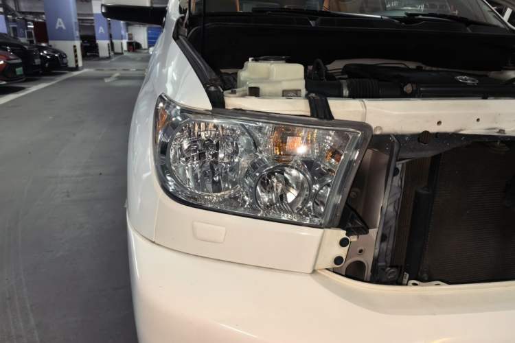 Used Toyota Sequoia  Right Front Headlight