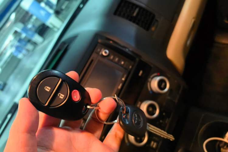 Used Toyota Sequoia  Vehicle Key