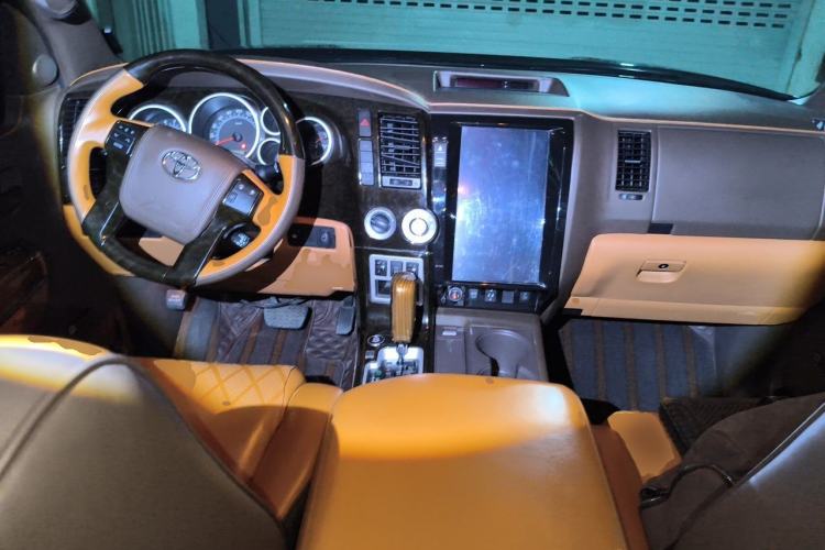 Used Toyota Sequoia  Center Console