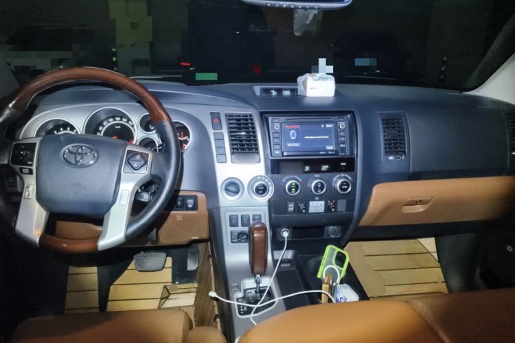 Used Toyota Sequoia  Center Console