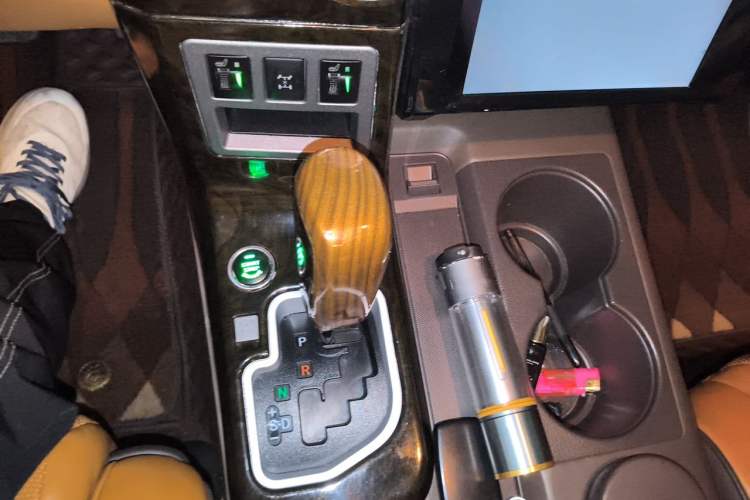 Used Toyota Sequoia  Gear Lever