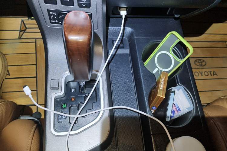Used Toyota Sequoia  Gear Lever