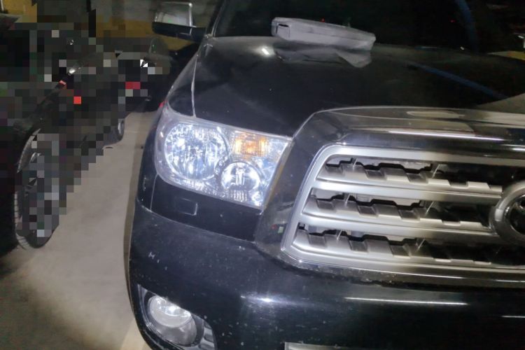 Used Toyota Sequoia  Right Front Headlight