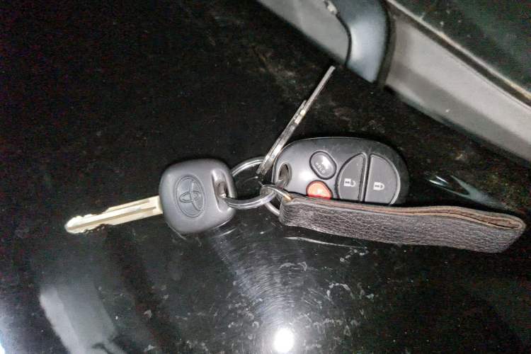 Used Toyota Sequoia  Vehicle Key