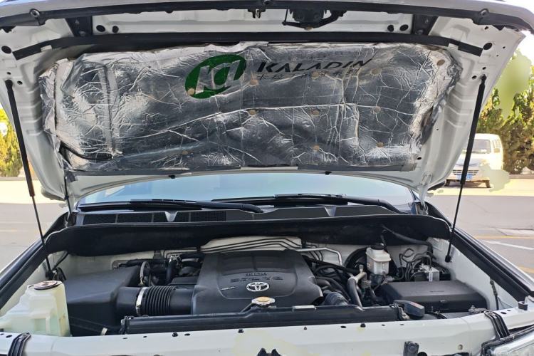 Used Toyota Sequoia 2014 5.7L SR5 8-Seater Middle East Version Engine Bay