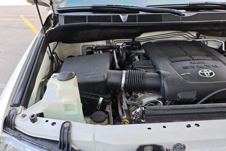 Used Toyota Sequoia 2014 5.7L SR5 8-Seater Middle East Version Engine Bay Right