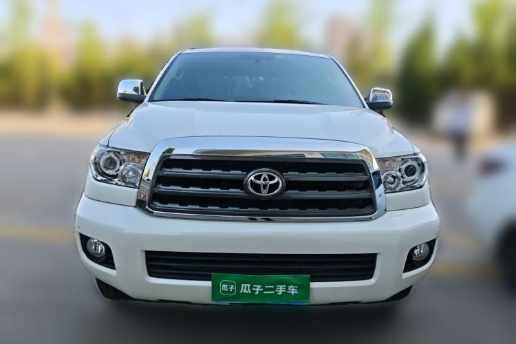 Used Toyota Sequoia 2014 5.7L SR5 8-Seater Middle East Version Front