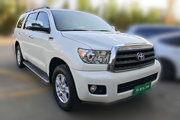 Used Toyota Sequoia 2014 5.7L SR5 8-Seater Middle East Version Front Right 45 Deg