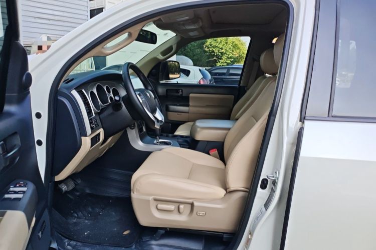 Used Toyota Sequoia 2014 5.7L SR5 8-Seater Middle East Version Left Front Seat