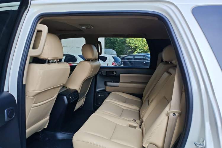 Used Toyota Sequoia 2014 5.7L SR5 8-Seater Middle East Version Left Rear Seat