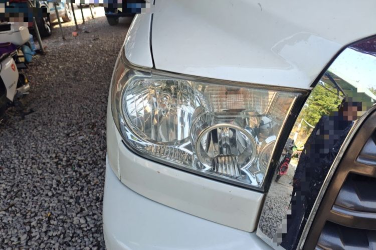 Used Toyota Sequoia 2014 5.7L SR5 8-Seater Middle East Version Right Front Headlight