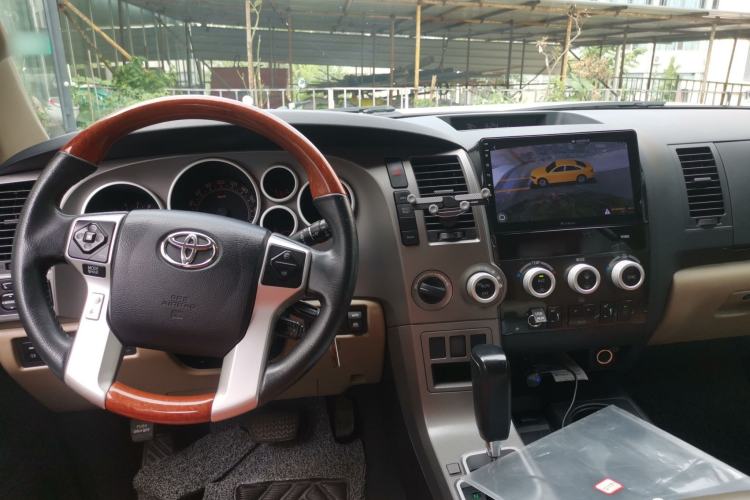 Used Toyota Sequoia  Center Console