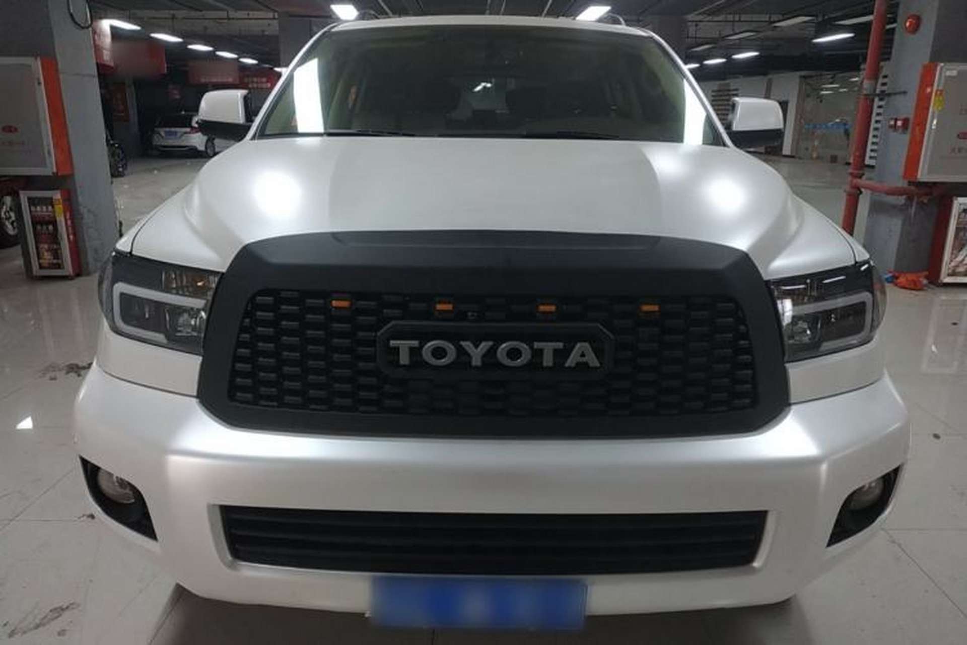 Used Toyota Sequoia 2015 5.7L Platinum U.S. Specification Front