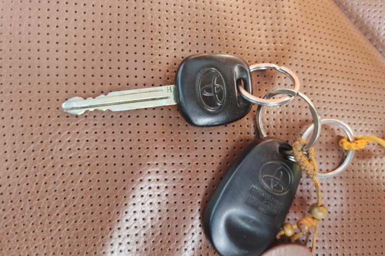 Used Toyota Sequoia  Vehicle Key