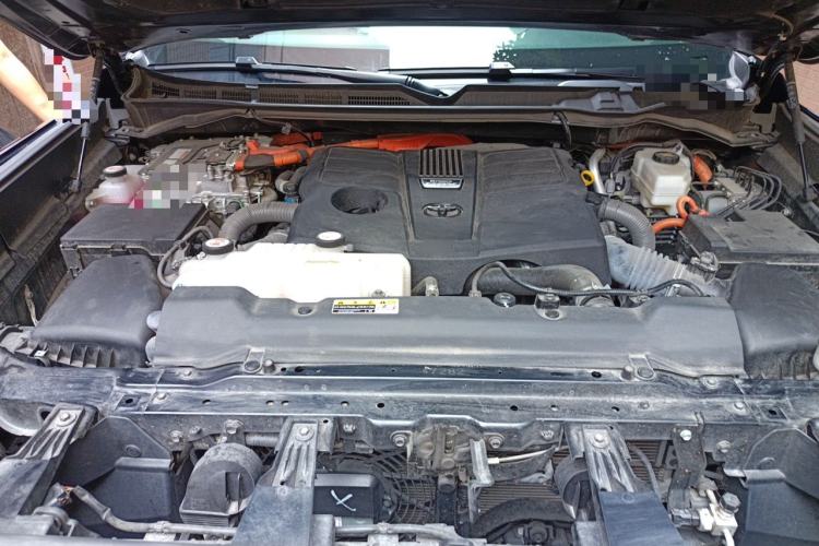 Used Toyota Sequoia 2023 3.5T Hybrid 4x4 SR5 U.S. Specification Engine Bay