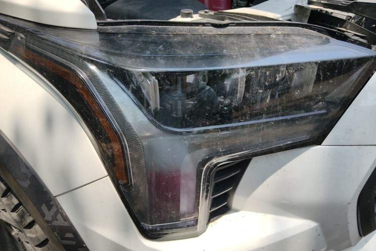 Used Toyota Sequoia  Right Front Headlight