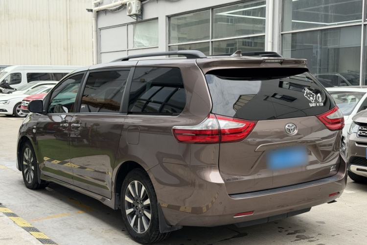 Used Toyota SIENNA  Exterior 3
