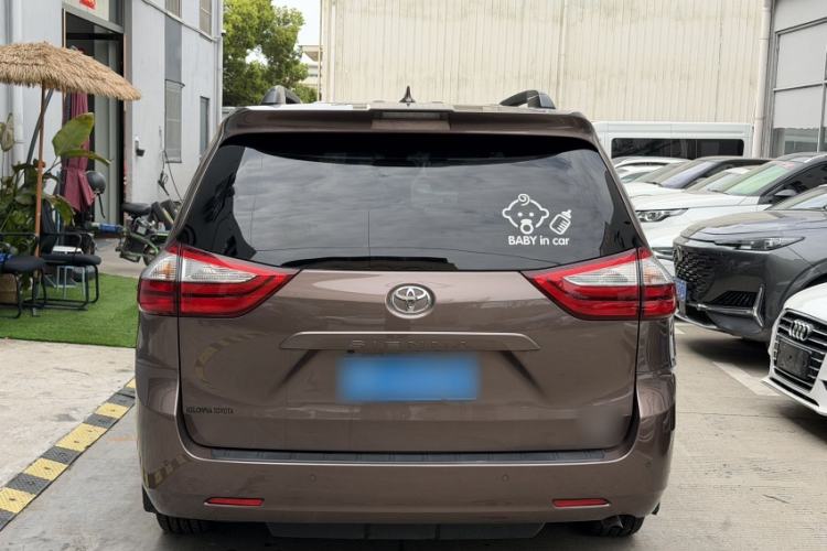 Used Toyota SIENNA  Exterior 4