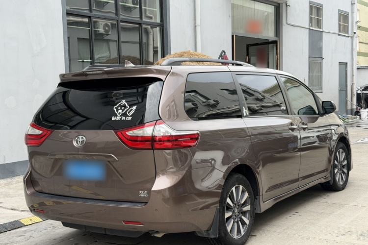 Used Toyota SIENNA  Exterior 5