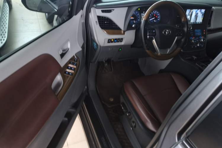Used Toyota SIENNA  Driver Seat