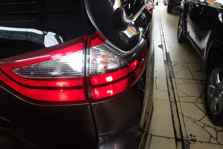 Used Toyota SIENNA  Exterior 2