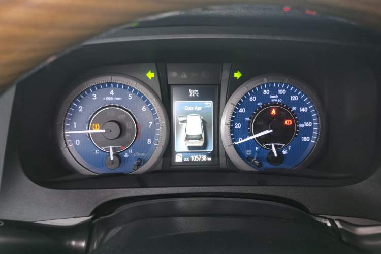 Used Toyota SIENNA  Instrument Cluster