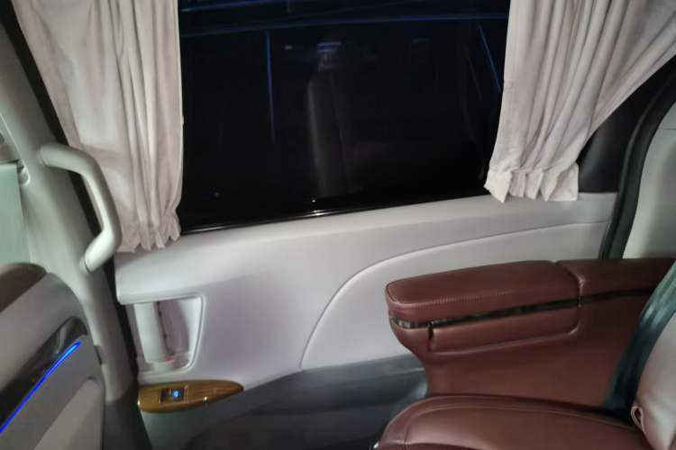 Used Toyota SIENNA  Interior 3