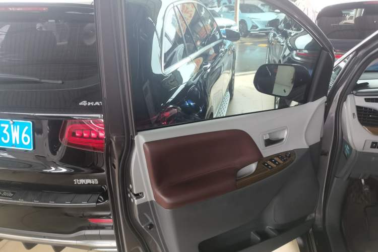 Used Toyota SIENNA  Interior 4