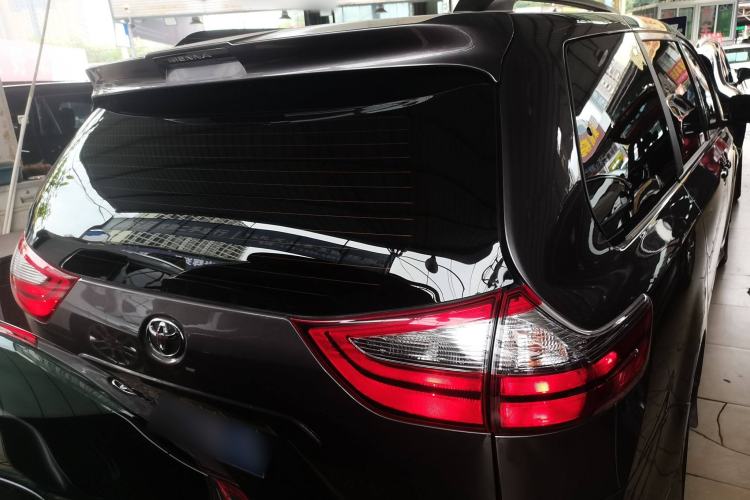 Used Toyota SIENNA  Rear