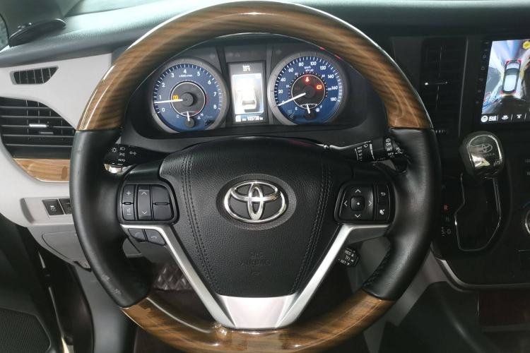 Used Toyota SIENNA  Steering Wheel