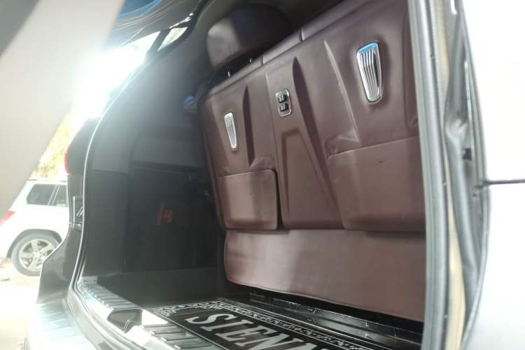 Used Toyota SIENNA  Trunk