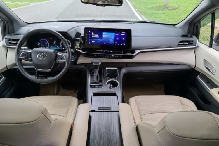 Used Toyota SIENNA 2021 2.5L Hybrid Ultimate Edition Interior 13